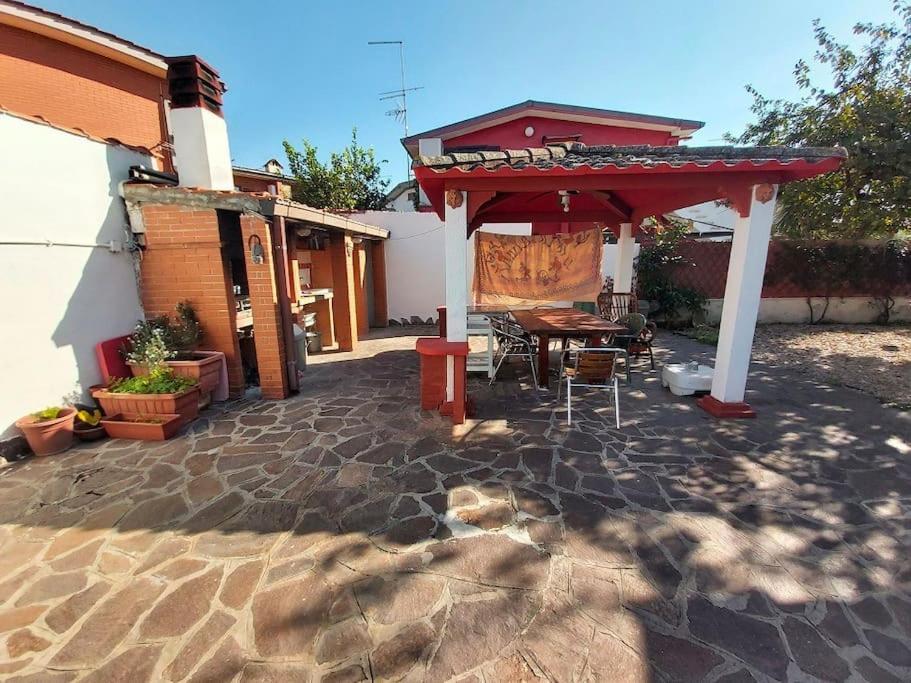 Villa Casa Al Mare Con Giardino Vicino A Roma Torvaianica Exterior foto