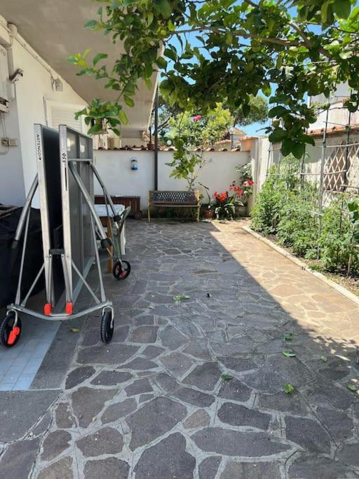 Villa Casa Al Mare Con Giardino Vicino A Roma Torvaianica Exterior foto